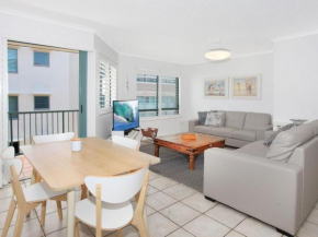 Harbour View 9 - Bright and Beachy Three Bedroom Apartment with Private Rooftop